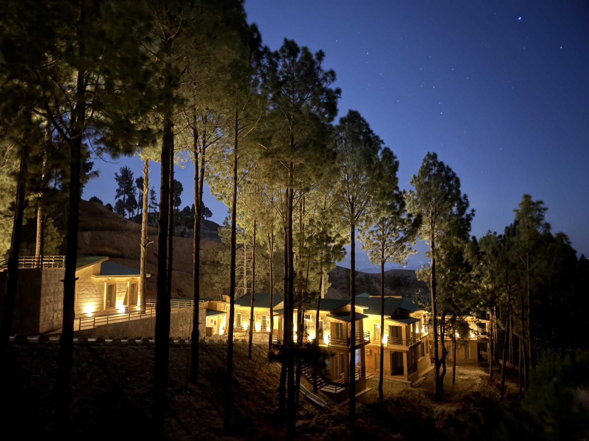 Hidden Hills Hotel & Resort Mansehra Exterior photo